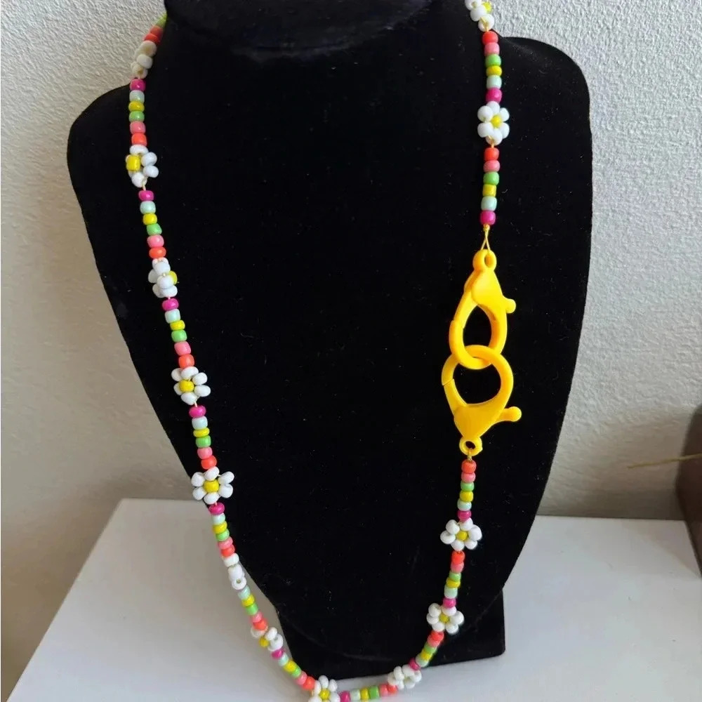 Colorfull Daysi Flowers Beads Necklace - Picture 7 of 7